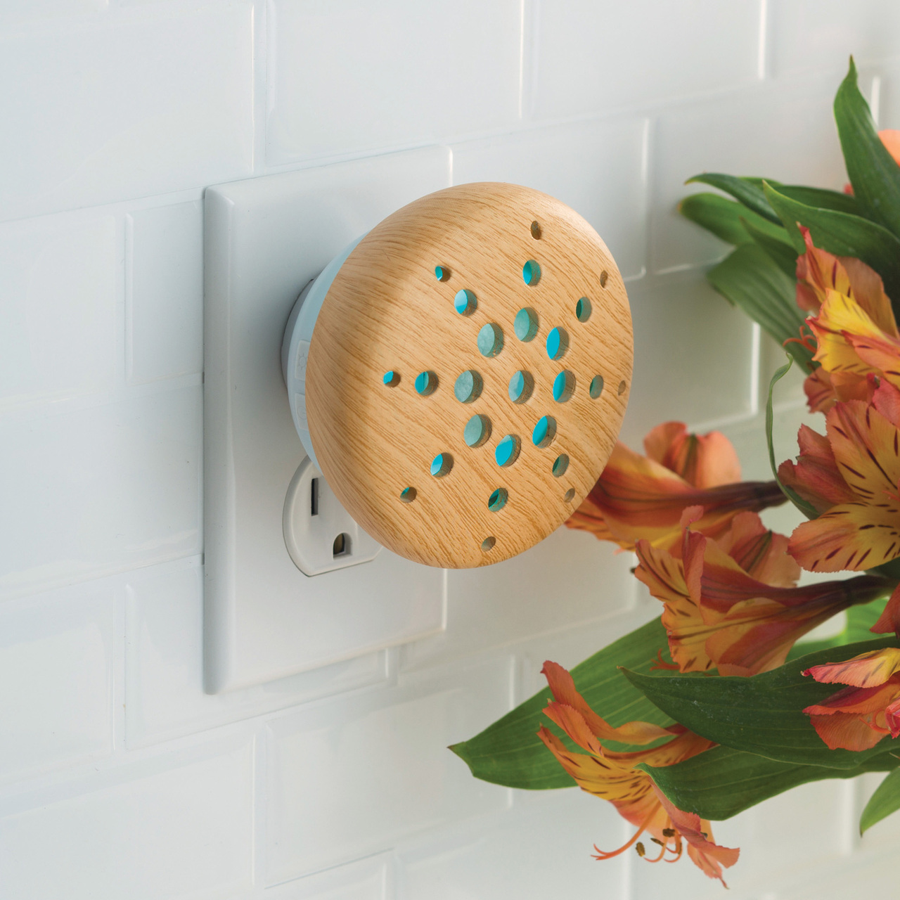 Pluggable Essential Oil Diffusers by Airomé