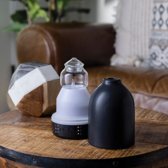 The Onyx Nebulizer Diffuser is the perfect combination of a high-end design and relentless functionality. The black matte onyx finish creates an elegant look for any room, while the multi-color LED light feature creates a relaxing or stimulating environment that promotes sleep and/or meditation.